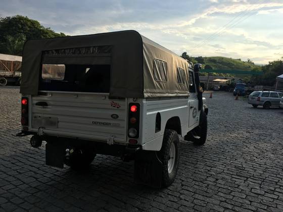 LAND ROVER DEFENDER 2.5 HCPU 110 4X4 TURBO DIESEL 2P MANUAL